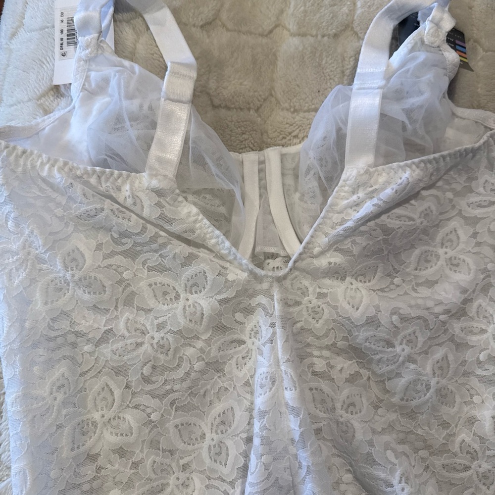 Women’s White Lace Bali Body Briefer One Piece Bra Bodysuit Size 38DD NWT DF8L10 - Picture 5 of 5